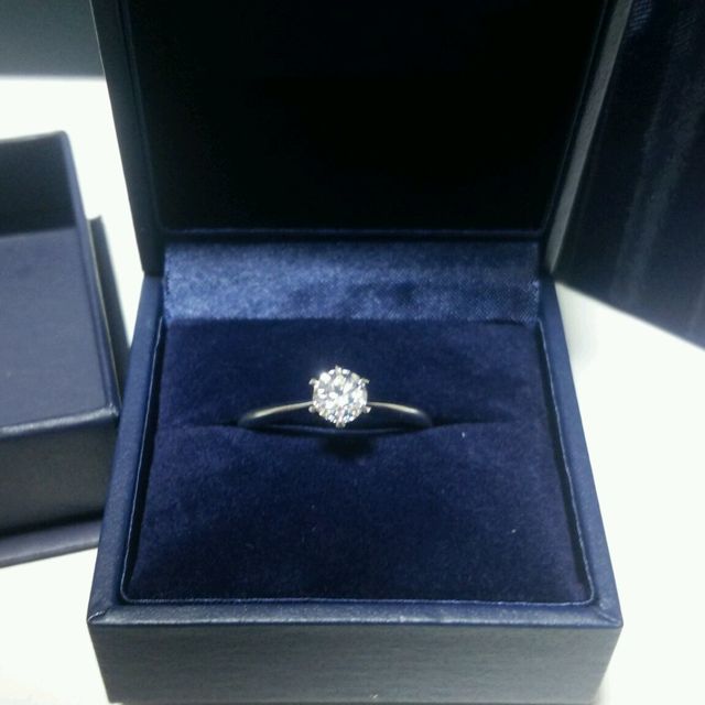 【銀座ダイヤモンドシライシの口コミ】 プロポーズリングの制度が画期的で非常に助かりました。
出会って一年以内…