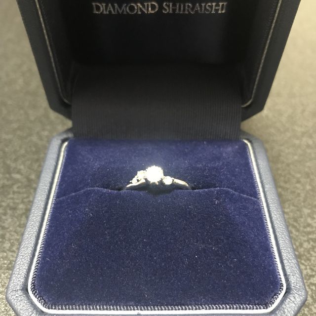 【銀座ダイヤモンドシライシの口コミ】 １つ１つの指輪を職人が手作りしているところに魅力を感じます。また、シ…