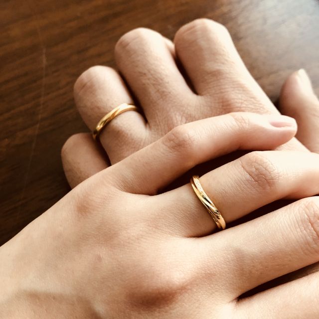 【銀座ダイヤモンドシライシの口コミ】 あまり、派手すぎず、ただ他の人と違うデザインがポイントです。女性用は…