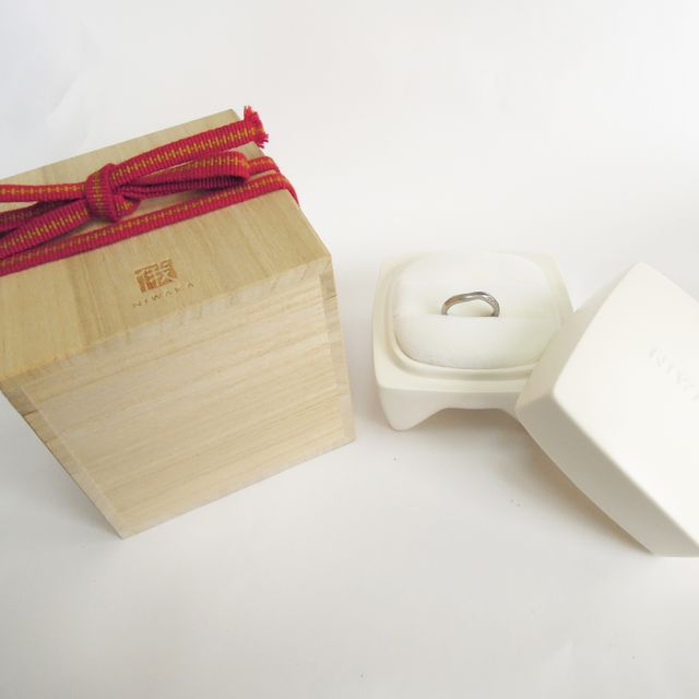 【俄(にわか)の口コミ】 指が短くふっくらした手なので、繊細、シンメトリーなデザインのものは似…