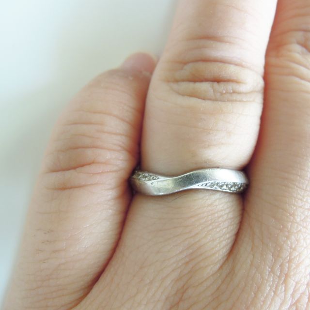 【俄(にわか)の口コミ】 指が短くふっくらした手なので、繊細、シンメトリーなデザインのものは似…