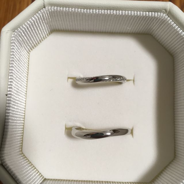 【4℃ BRIDAL(ヨンドシーブライダル)の口コミ】 以前は他のデザインを見て迷っていましたが、再度来店した際に新作の新し…