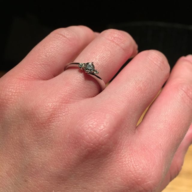 【アイプリモ(I-PRIMO)の口コミ】 指輪は、派手すぎず、これからの何かの節目にも使えるようなデザインを選…