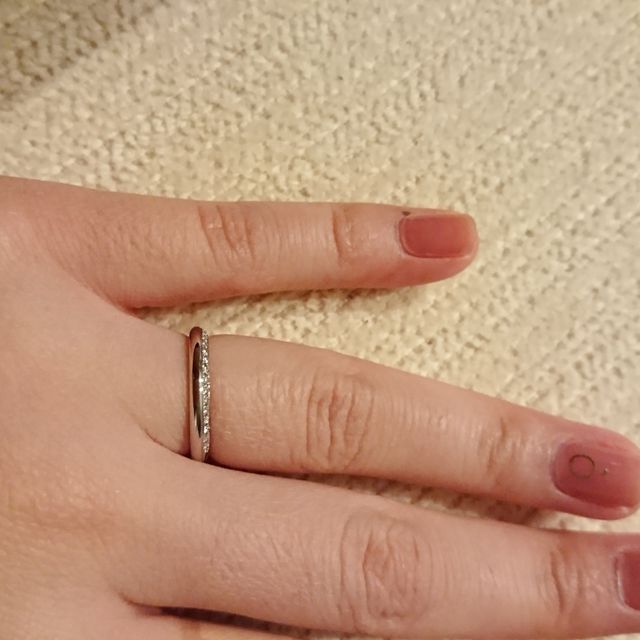 【アイプリモ(I-PRIMO)の口コミ】 ダイヤが全体にしきつめられていて、とても華やかです。2wayになっている…