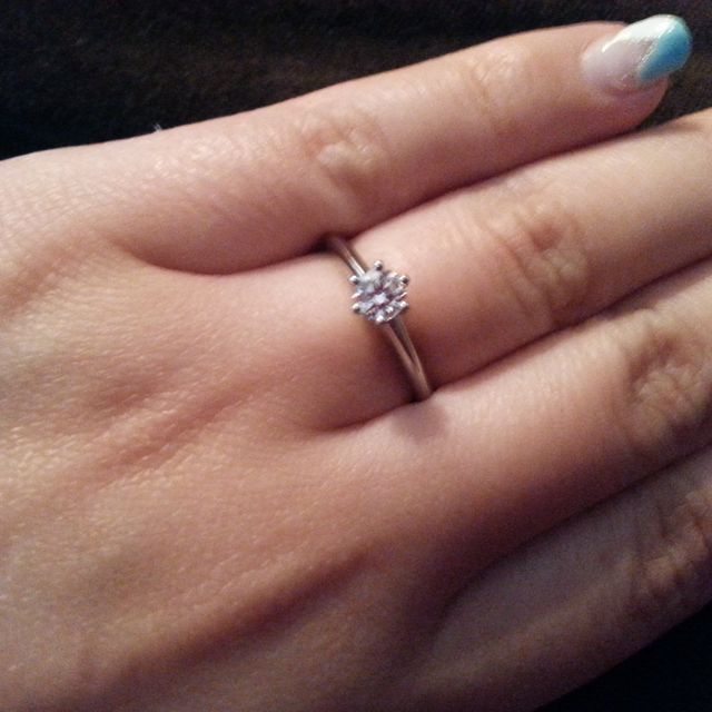 【ティファニー(Tiffany & Co.)の口コミ】 昔からティファニーの婚約指輪にあこがれがあり、彼もティファニーで、と…