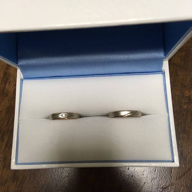 【GALA JEWELRY(ガラジュエリー)の口コミ】 プラチナのみのシンプルな指輪も素敵だったのですが、可愛らしさや個性も…