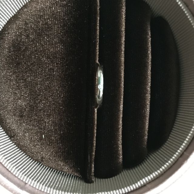 【アイプリモ(I-PRIMO)の口コミ】 シンプルで長く使えるものが良かったので、ワンポイントのダイヤが気に入…