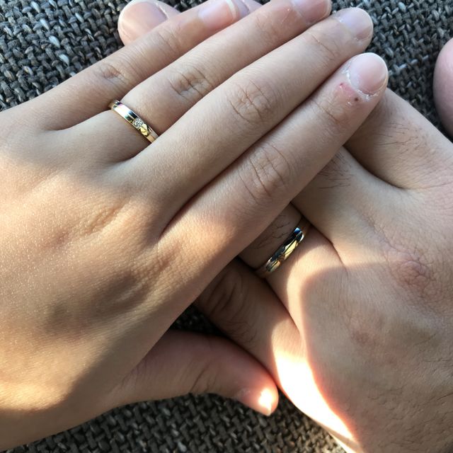 【ラザール ダイヤモンド(LAZARE DIAMOND)の口コミ】 ずっとシンプルなリングが嫌で結婚式は付き合ってた時のペアリングで済ま…