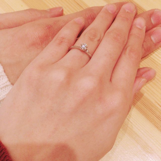 【エクセルコダイヤモンド(EXELCO DIAMOND)の口コミ】 横から見るとブーケになっていて、良かった。
店員の方がすごく親身になっ…