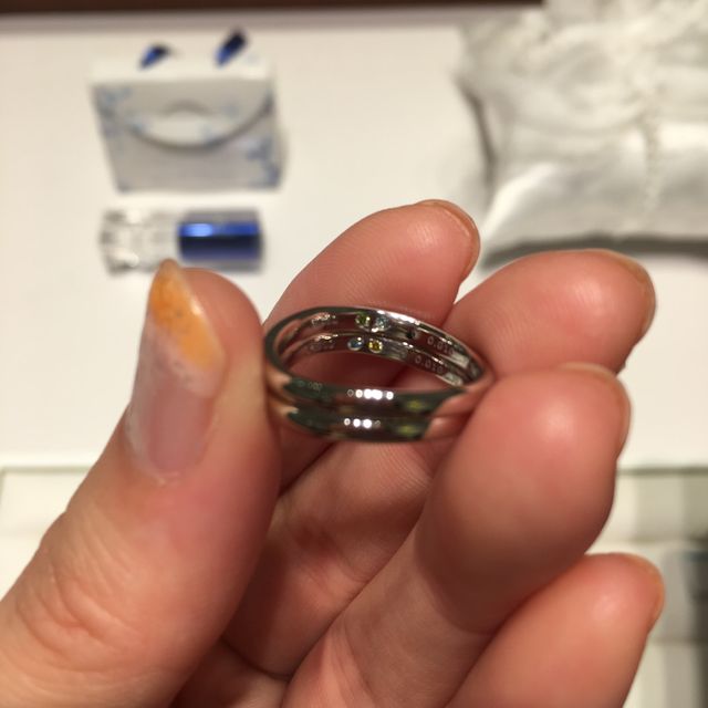 【銀座ダイヤモンドシライシの口コミ】 お互い気に入ったデザインのリングが見つかり、シークレットストーンもク…