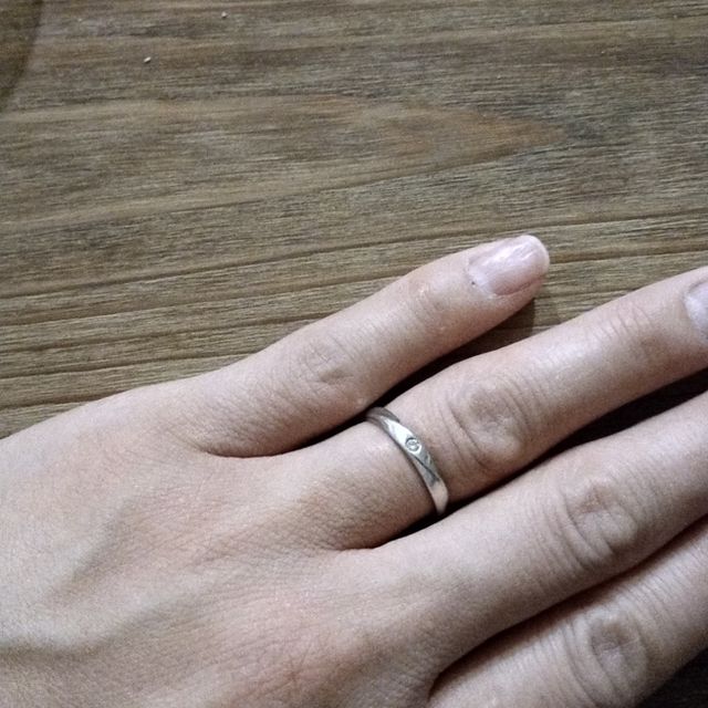 【組曲ジュエリーの口コミ】 飽きのこないシンプルなデザインがよく、いろいろ探した結果こちらにしま…