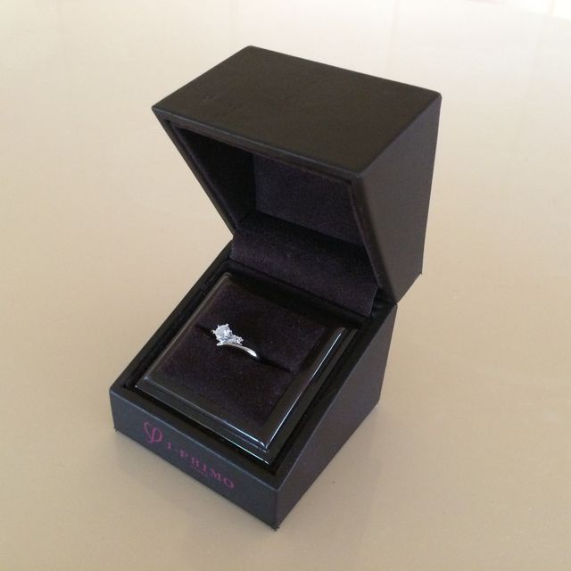 【アイプリモ(I-PRIMO)の口コミ】 シンプルですがなめらかかつシャープなデザインが気に入りました。リング…