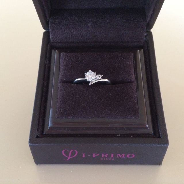 【アイプリモ(I-PRIMO)の口コミ】 シンプルですがなめらかかつシャープなデザインが気に入りました。リング…