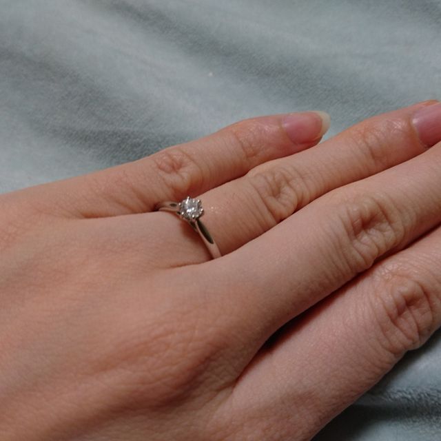 【俄(にわか)の口コミ】 ブランドは絶対に俄と決めていたので、その中で王道のシンプルな指輪を探…