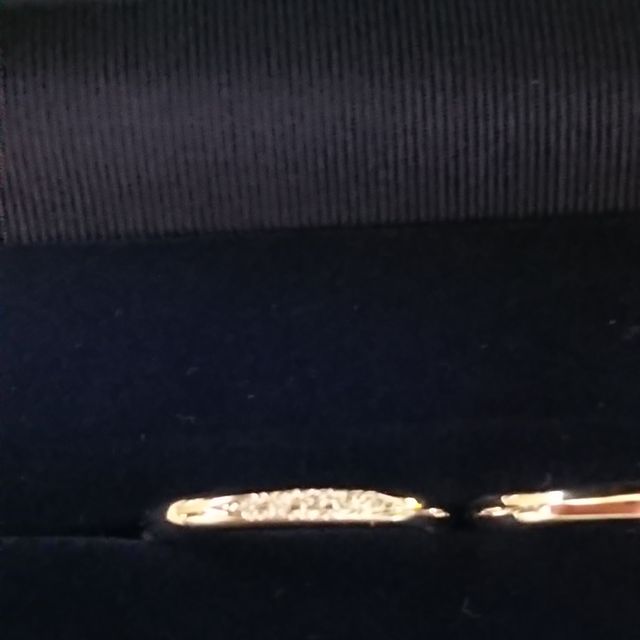 【銀座ダイヤモンドシライシの口コミ】 色々な指輪をみましたが。流れるようなデザインが希望でしたが、どこも同…