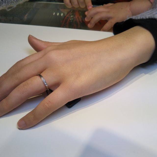 【ナカニワ　ファインダイヤモンドの口コミ】 他の人からの指輪の見え方にもこだわりがあるデザインで、模様やダイヤモ…