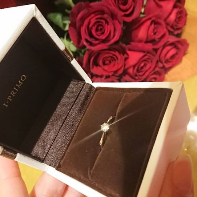 【アイプリモ(I-PRIMO)の口コミ】 ハートが可愛いデザインのポラリスと悩みましたが、年齢的にも王道のデザ…