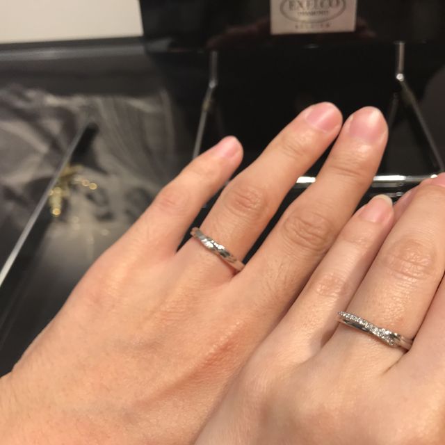 【エクセルコダイヤモンド(EXELCO DIAMOND)の口コミ】 婚約指輪も一緒に探していたのですが、セットリングではないのに一緒には…