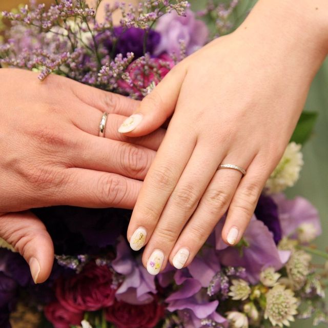 【銀座ダイヤモンドシライシの口コミ】 指輪は雑誌である程度見て決めていて、実際にお店に行ってはめてみて、こ…