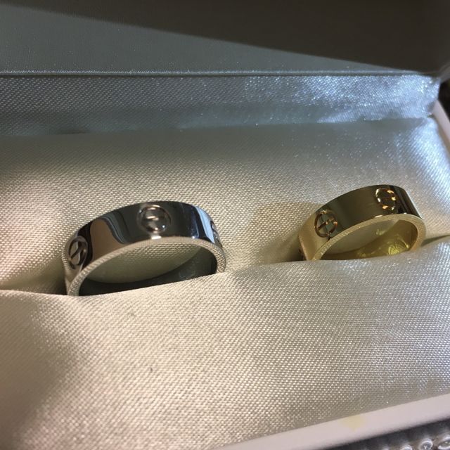 【カルティエ(Cartier)の口コミ】 ずっと昔から憧れのブランドで芸能人の方も結婚指輪にしている方がたくさ…