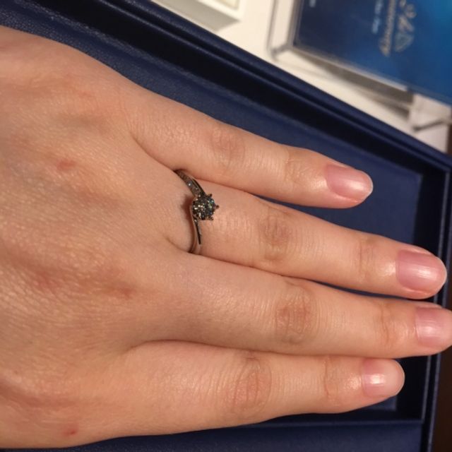 【銀座ダイヤモンドシライシの口コミ】 自分の指にしっかりと馴染んたのが決め手です。色々なデザインの指輪を試…