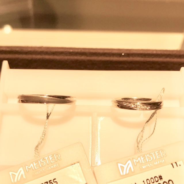 【CHARMY(チャーミー)の口コミ】 ダイヤが埋め込まれていて引っかかりもなくスムーズに装着ができました。…