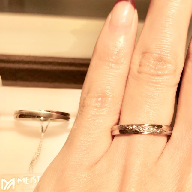 【CHARMY(チャーミー)の口コミ】 ダイヤが埋め込まれていて引っかかりもなくスムーズに装着ができました。…