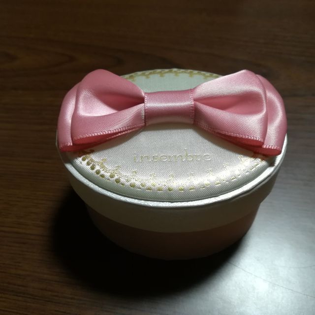 【insembre(インセンブレ)の口コミ】 シンプルなデザイン、そして二人で１０万円の予算で探していました。まさ…