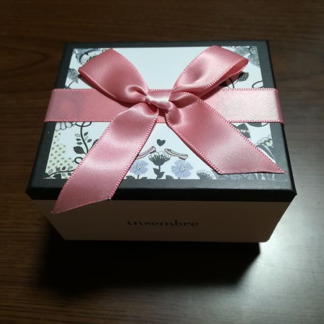 【insembre(インセンブレ)の口コミ】 シンプルなデザイン、そして二人で１０万円の予算で探していました。まさ…
