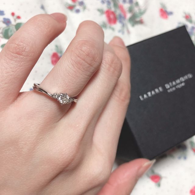 【ラザール ダイヤモンド(LAZARE DIAMOND)の口コミ】 私より彼の方が指輪に興味津々で、詳しかったです。結婚指輪はお互いのを2…