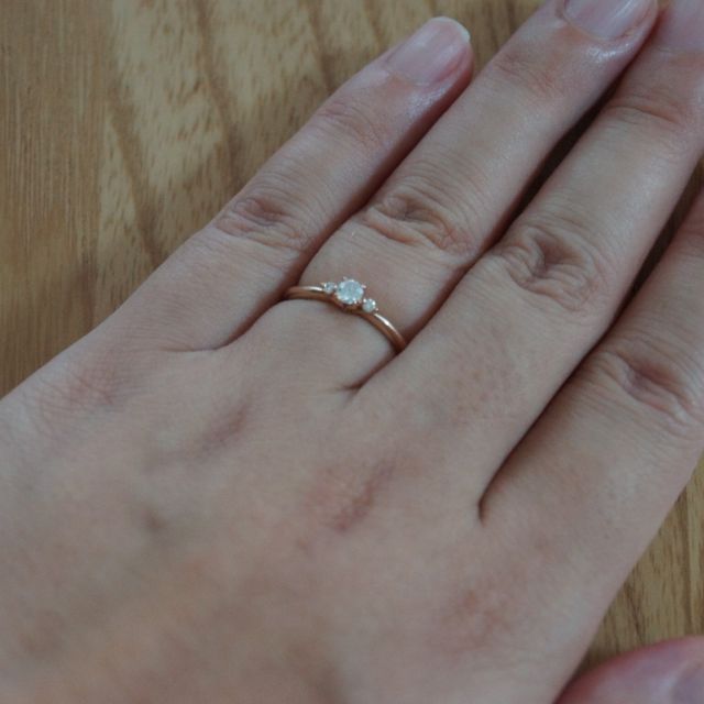 【LUCIE(ルシエ)の口コミ】 婚約指輪は、せっかくだから、結婚してからもお出かけのときには着けて歩…