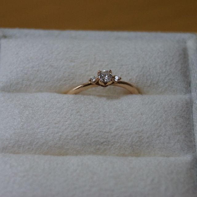 【LUCIE(ルシエ)の口コミ】 婚約指輪は、せっかくだから、結婚してからもお出かけのときには着けて歩…