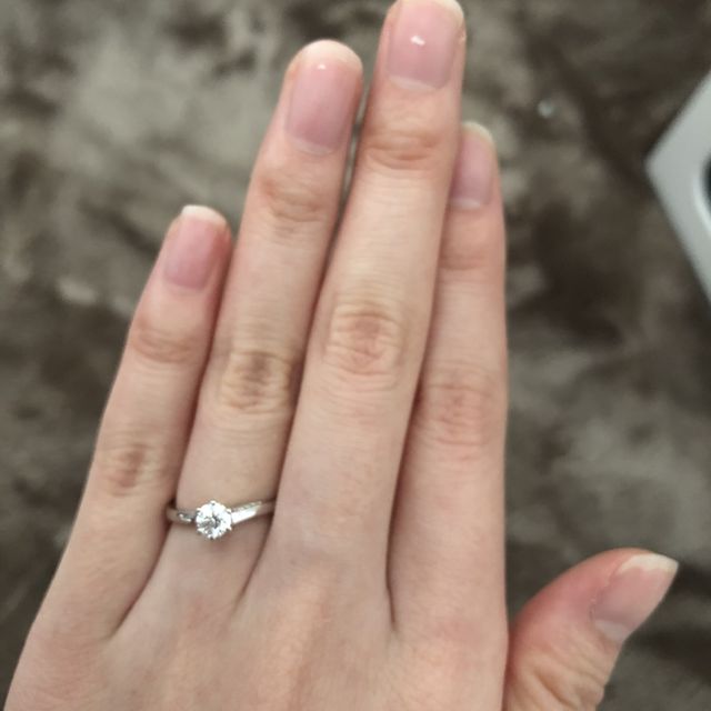 【BRIDGE(ブリッジ)の口コミ】 手が小さく指も細いので、華奢でスッキリとしたデザインを探していました…
