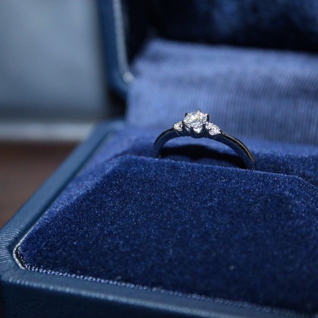 【銀座ダイヤモンドシライシの口コミ】 デザインの良さと店員さんの対応の良さが決め手でした！
彼女が気に入った…