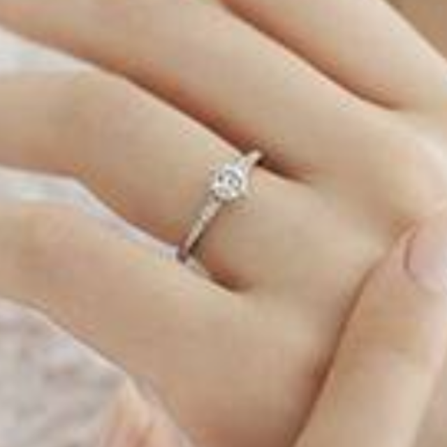 【アイプリモ(I-PRIMO)の口コミ】 ダイヤのランク、大きさ、価格のバランスで、ちょうど求めていたものに近…