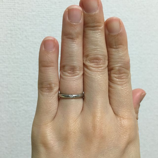 【ラザール ダイヤモンド(LAZARE DIAMOND)の口コミ】 シンプルストレートのダイヤ一石タイプを探していたので、どこのブランド…