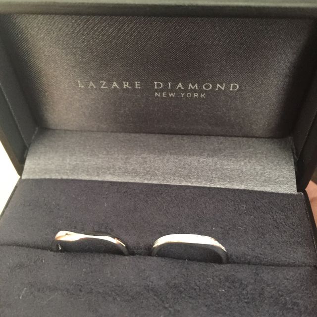 【ラザール ダイヤモンド(LAZARE DIAMOND)の口コミ】 婚約指輪を決定してからこのクレセントに決めました。婚約指輪とセットに…