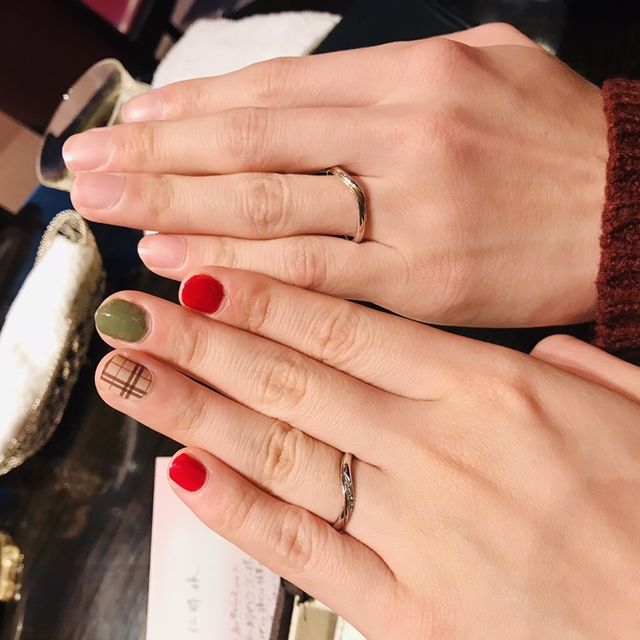 【ケイウノ ブライダル(K.UNO BRIDAL)の口コミ】 ピンクのラインが入っていて乙女心をくすぐる可愛いデザインです。また新…