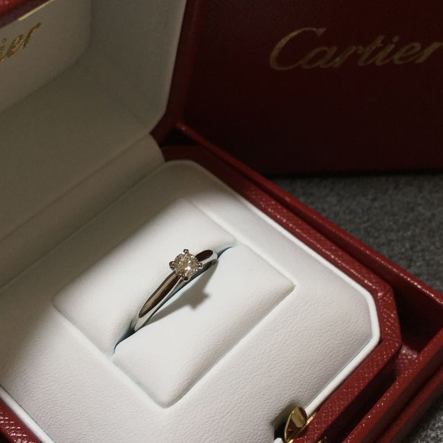 【カルティエ(Cartier)の口コミ】 彼にカルティエの中から選んで欲しいと言われたので。キラキラしていて素…