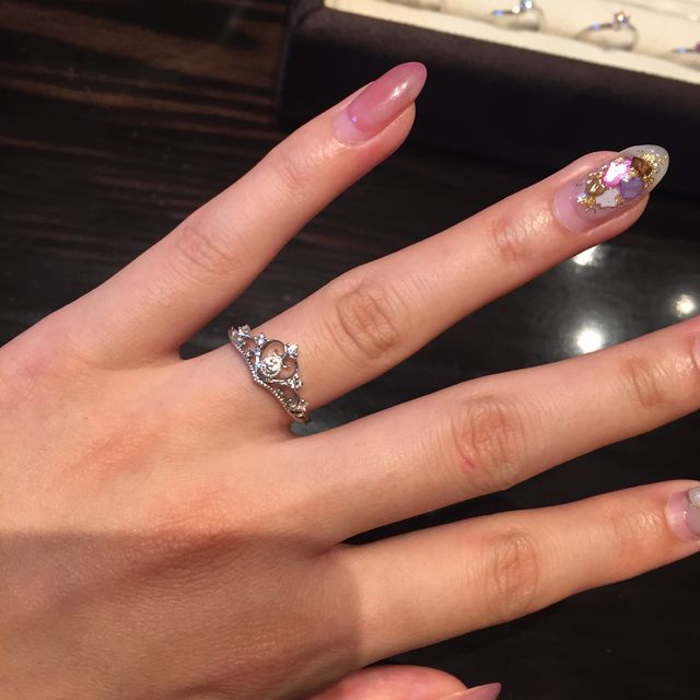 【ケイウノ ブライダル(K.UNO BRIDAL)の口コミ】 ティアラの指輪はここにしかないものだと思いました。お姫様気分になり、…