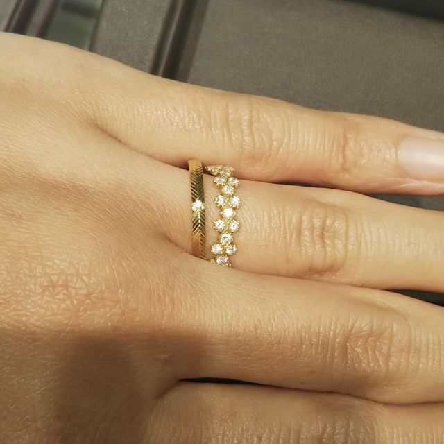 【アイプリモ(I-PRIMO)の口コミ】 イエローゴールドの指輪を探しており、デザインが個性的でかつダイヤもあ…