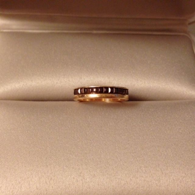 【ブシュロン(BOUCHERON)の口コミ】 ブシュロンというブランド独特のデザインと色味に惹かれて購入しました。…