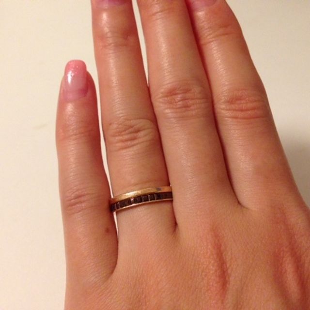 【ブシュロン(BOUCHERON)の口コミ】 ブシュロンというブランド独特のデザインと色味に惹かれて購入しました。…