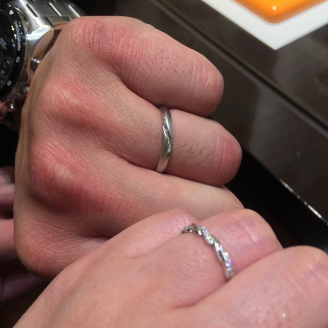 【ROCCA(ロッカ)の口コミ】 つけた時の吸い付くような感じが第一印象です。とても付け心地がいいんで…