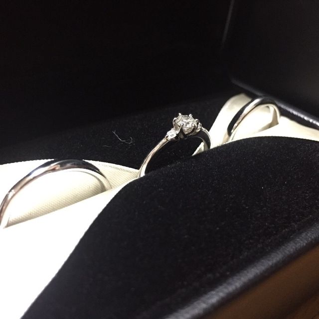 【エクセルコダイヤモンド(EXELCO DIAMOND)の口コミ】 はじめはダイヤの入ったものを検討していましたが、普段のファッションが…