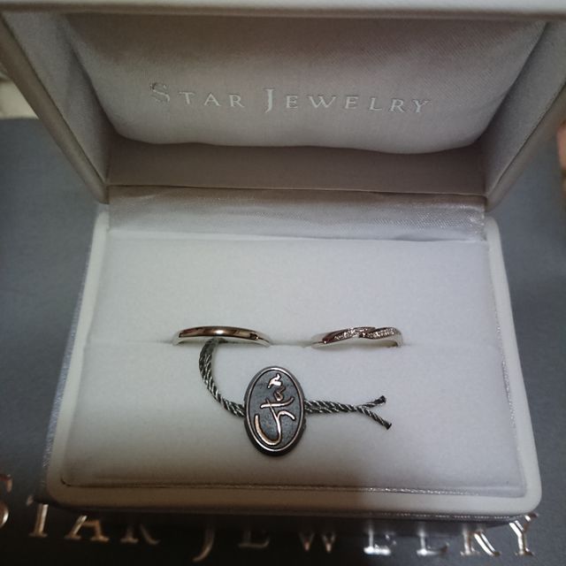 【STAR JEWELRY(スタージュエリー)の口コミ】 私はシンプル且つダイヤが入っているものがよかったのと、彼はストレート…