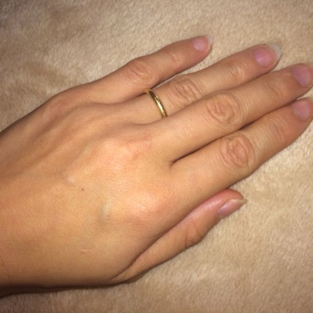 【カルティエ(Cartier)の口コミ】 夫も私も指が短めなのでシンプルですっきりしたデザイン、毎日身に付ける…