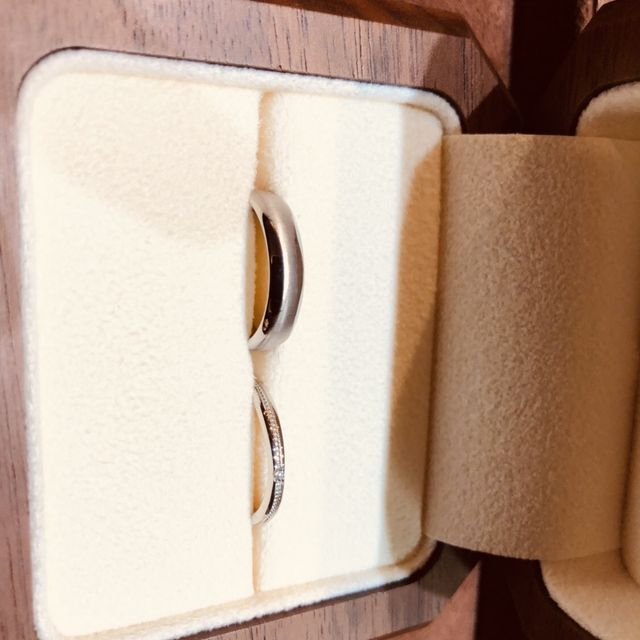 【TANZO.(鍛造指輪)の口コミ】 担当して頂いたスタッフの方が大変親身になりお話を聞いてくださり、私達…