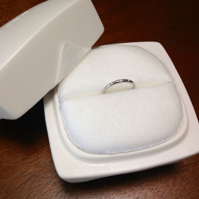 【俄(にわか)の口コミ】 ダイヤモンドが３個入っているのですが、ゴージャスすぎず可愛らしい雰囲…