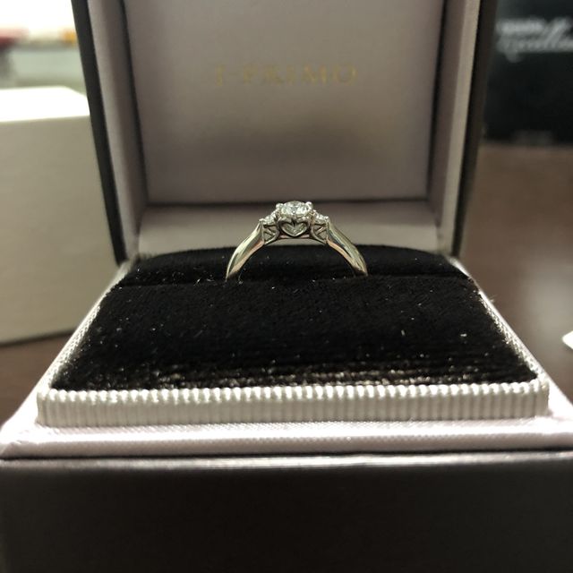 【アイプリモ(I-PRIMO)の口コミ】 シンプルで普段使いできる大きさ。価格も手ごろだった。彼女の好みに合わ…